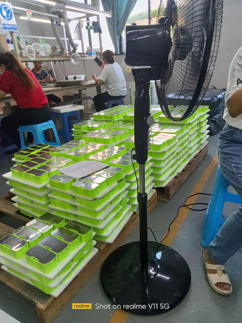 流水线上的青春 电子产品背后的工厂日常与销售密码